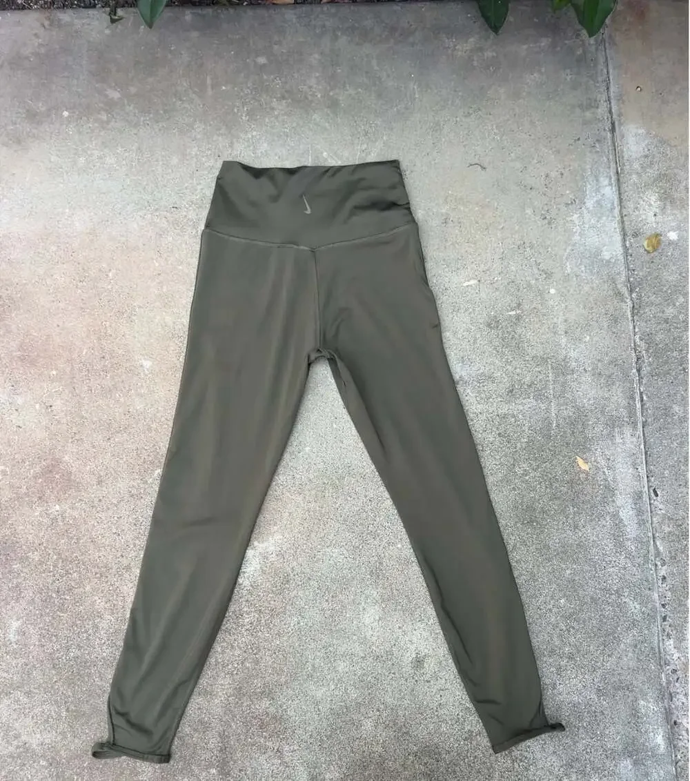 Nike Dri-FIT High-Rise Leggings  Size Small